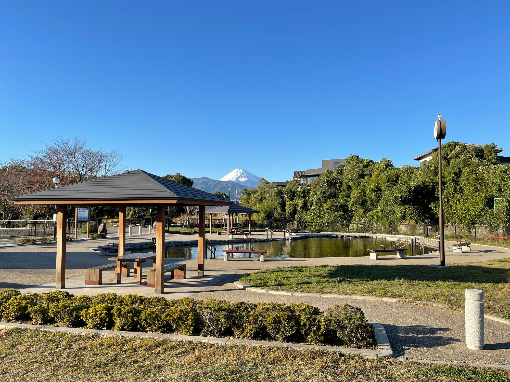 駿東郡清水町丸池公園と富士山・清水町議会議員　松下なおみ